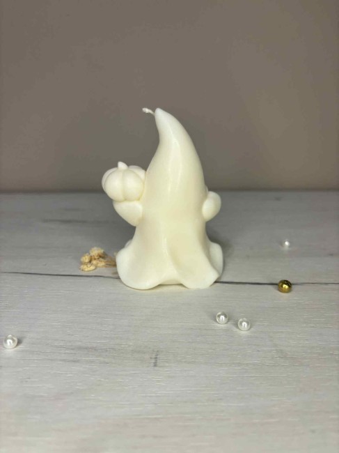 Świeca Krasnal z Dynią BOO ręcznie robiona z naturalnego wosku sojowego, dekoracja Halloween i jesienna ozdoba wnętrza
